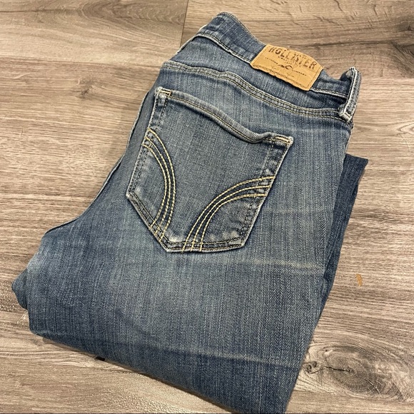 Hollister ‘Social Stretch’ Med Rise Boot Cut Jeans - Picture 13 of 14